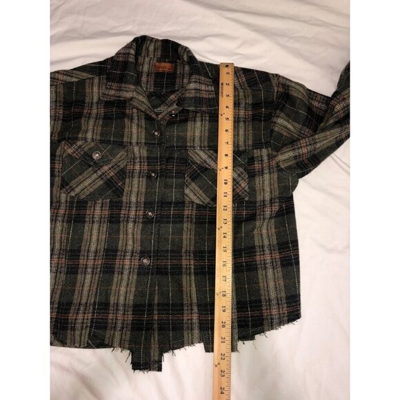 POL Plaid Button Up Jacket Size M Frayed Distressed Hem Green Flannel Pockets - Picture 7 of 10